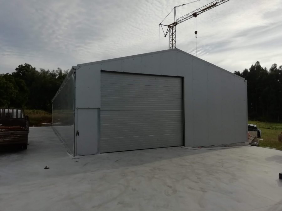 Armazéns e garagens
